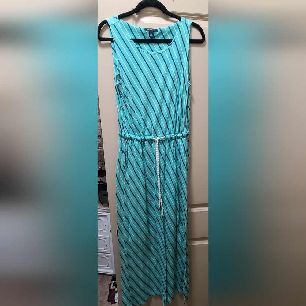 5/$28 Tommy Hilfiger dress